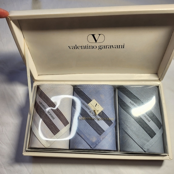 Valentino Garavani Handkerchief vintage - Picture 2 of 5